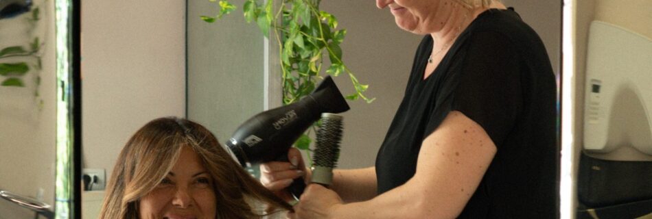 Piega liscia con phon e spazzola da Hairshaper