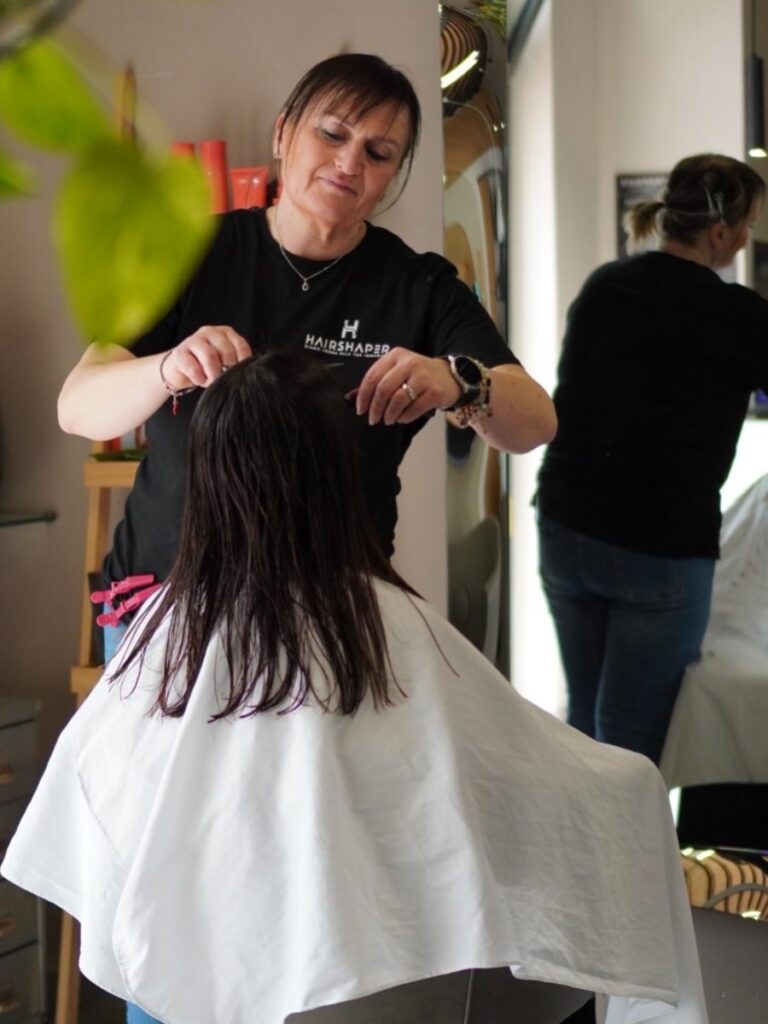 Taglio dei capelli nel salone Hairshaper a Castelnuovo Berardenga